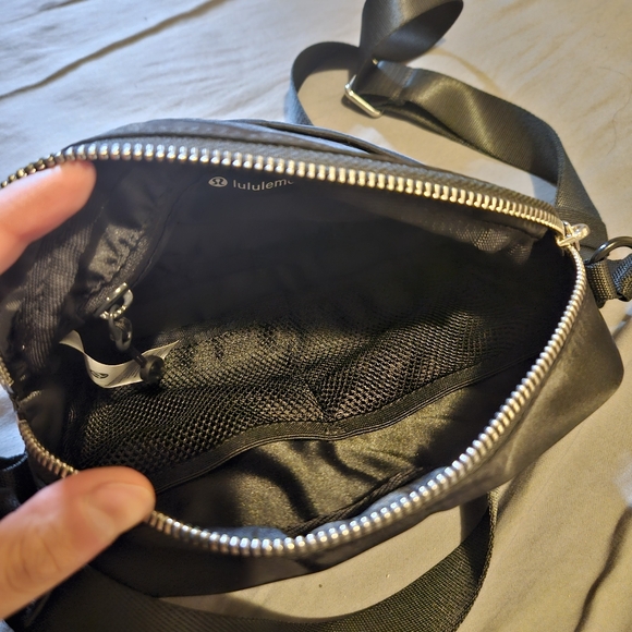 [ALTERED] Lululemon Everywhere Bag (please read and see pictures) - Picture 6 of 12